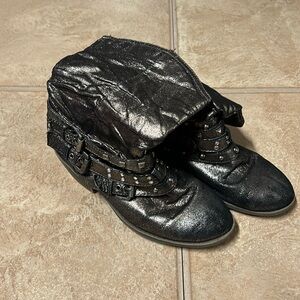 Kids black shiny boots